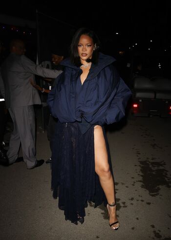 Rihanna  page leaked private photo uncensored HD quality