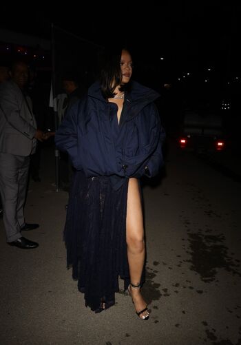 Rihanna  page leaked private photo uncensored HD quality