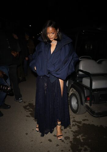 Rihanna  page leaked private photo uncensored HD quality
