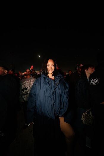 Rihanna  page leaked private photo uncensored HD quality