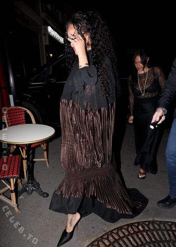 Rihanna  page leaked private photo uncensored HD quality