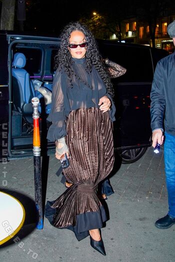 Rihanna  page leaked private photo uncensored HD quality