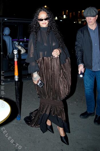 Rihanna  page leaked private photo uncensored HD quality