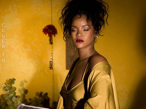 Rihanna  page leaked private photo uncensored HD quality