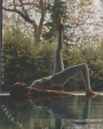 Rosie huntington whiteley  page leaked private photo uncensored HD quality