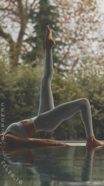 Rosie huntington whiteley  page leaked private photo uncensored HD quality