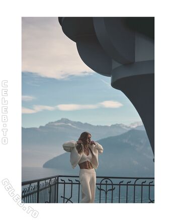 Rosie huntington whiteley  page leaked private photo uncensored HD quality