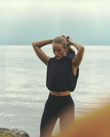 Rosie huntington whiteley  page leaked private photo uncensored HD quality