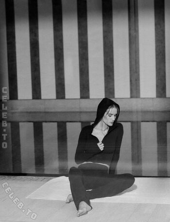 Rosie huntington whiteley  page leaked private photo uncensored HD quality