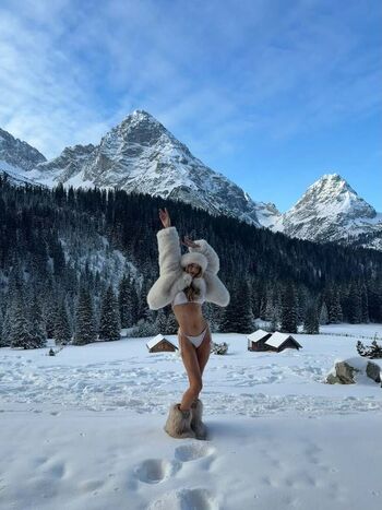 Rosie huntington whiteley  page leaked private photo uncensored HD quality