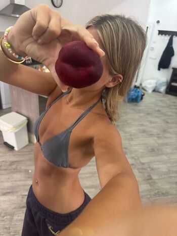 Sara crumbleleg leaked private photo uncensored HD quality