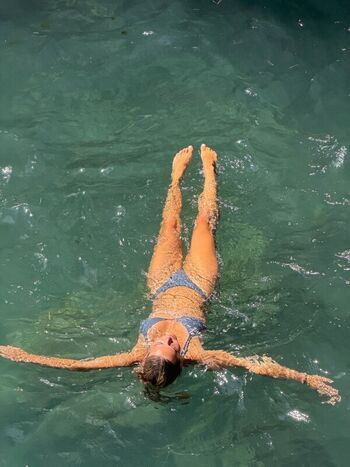 Sara crumbleleg leaked private photo uncensored HD quality