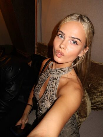 Sara crumbleleg leaked private photo uncensored HD quality