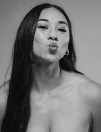 Sarah schwarz leaked private photo uncensored HD quality