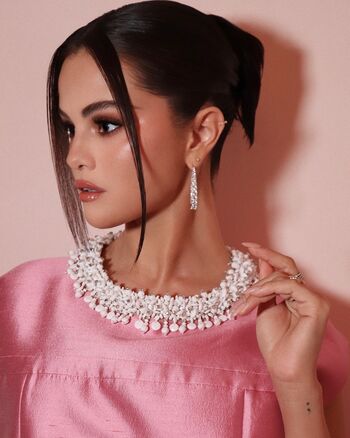 Selena gomez  page leaked private photo uncensored HD quality