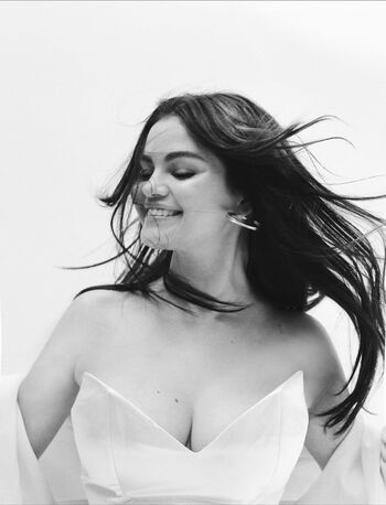 Selena gomez  page leaked private photo uncensored HD quality