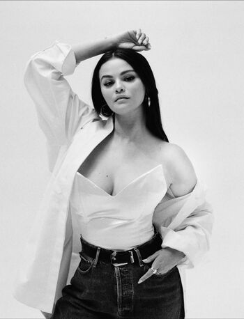 Selena gomez  page leaked private photo uncensored HD quality