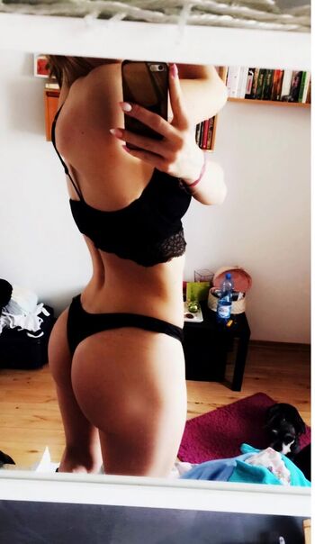 Show your girlfriend page leaked private photo uncensored HD quality