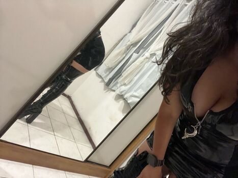 Show your girlfriend page leaked private photo uncensored HD quality