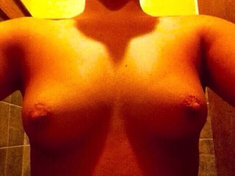 Show your girlfriend page leaked private photo uncensored HD quality