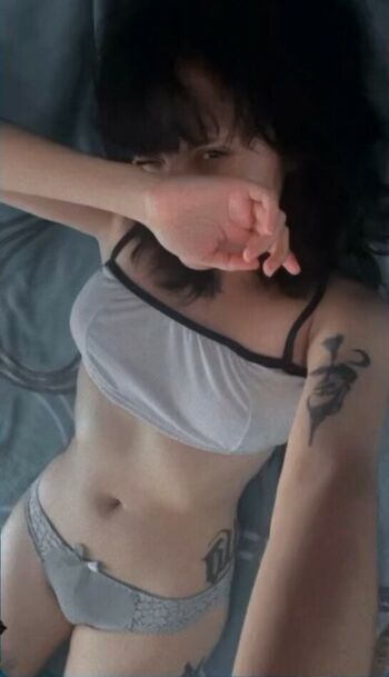 Show your girlfriend leaked private photo uncensored HD quality