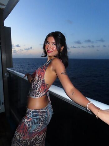 Shriya saini page leaked private photo uncensored HD quality