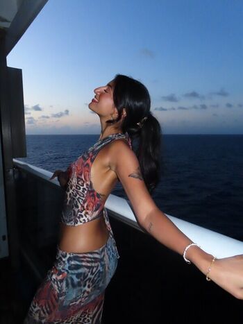 Shriya saini leaked private photo uncensored HD quality