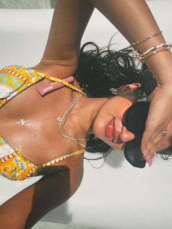 Shriya saini leaked private photo uncensored HD quality