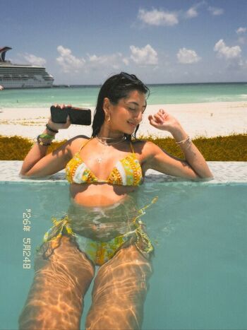 Shriya saini leaked private photo uncensored HD quality