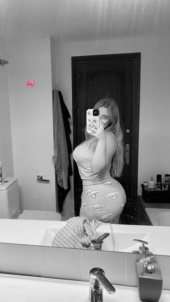 Silviiamartz leaked private photo uncensored HD quality