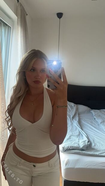 Sophiaaperlaa leaked private photo uncensored HD quality