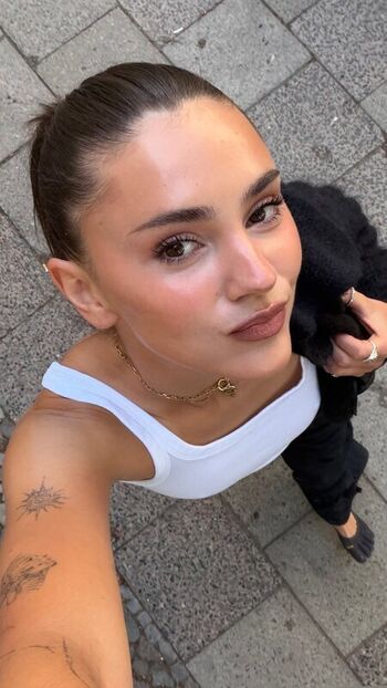 Stefanie giesinger page leaked private photo uncensored HD quality