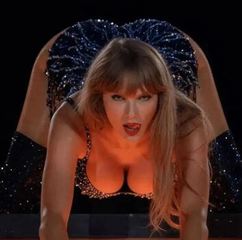 Taylor swift  page leaked private photo uncensored HD quality