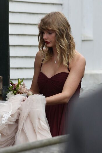 Taylor swift  page leaked private photo uncensored HD quality
