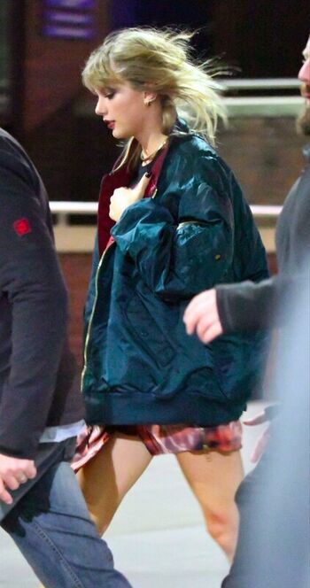 Taylor swift  page leaked private photo uncensored HD quality