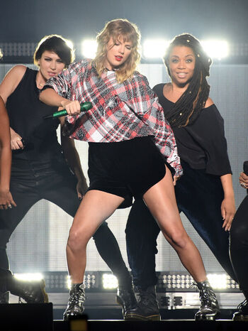 Taylor swift  page leaked private photo uncensored HD quality