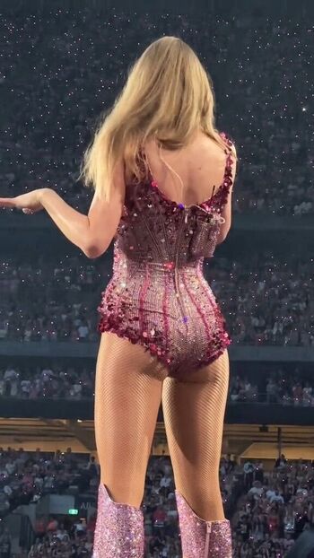 Taylor swift  page leaked private photo uncensored HD quality