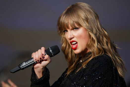 Taylor swift  page leaked private photo uncensored HD quality