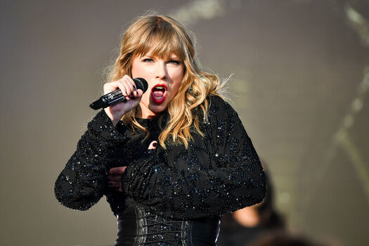 Taylor swift leaked private photo uncensored HD quality