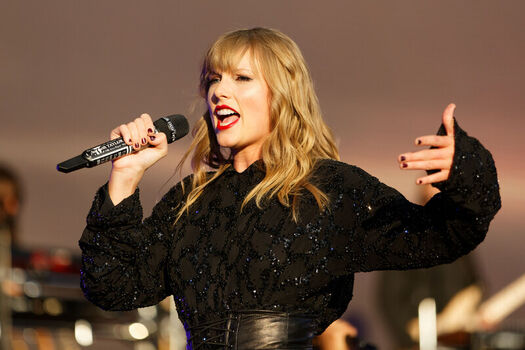 Taylor swift leaked private photo uncensored HD quality