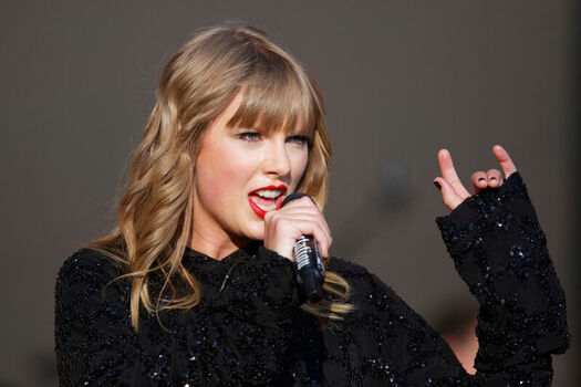Taylor swift leaked private photo uncensored HD quality