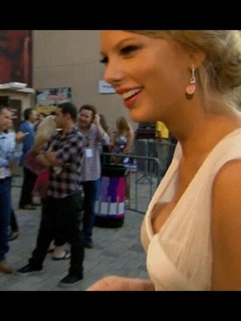 Taylor swift leaked private photo uncensored HD quality