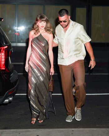 Taylor swift  page leaked private photo uncensored HD quality
