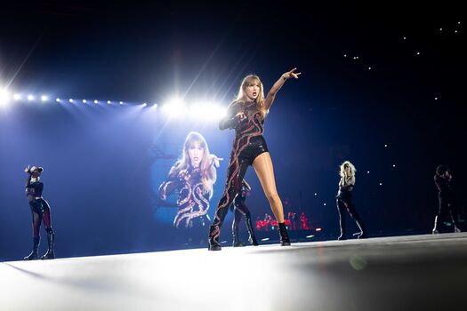 Taylor swift  page leaked private photo uncensored HD quality