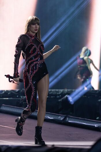Taylor swift  page leaked private photo uncensored HD quality