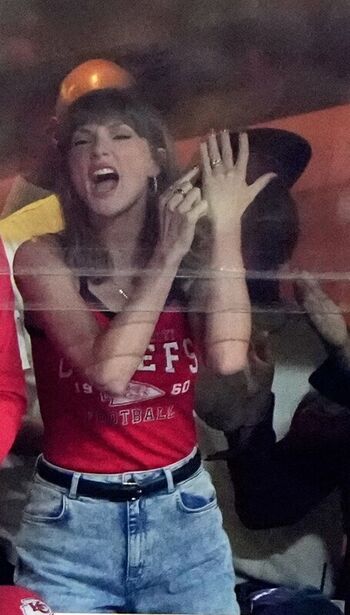 Taylor swift  page leaked private photo uncensored HD quality