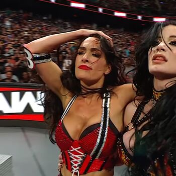 The bella twins page leaked private photo uncensored HD quality