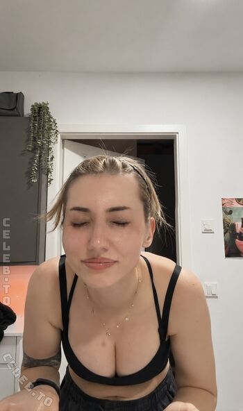 Veylarenee leaked private photo uncensored HD quality