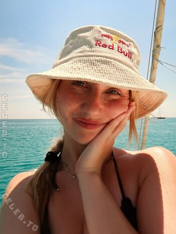 Veylarenee leaked private photo uncensored HD quality