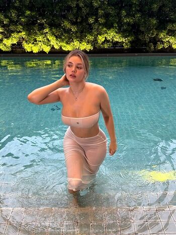 W bery leaked private photo uncensored HD quality